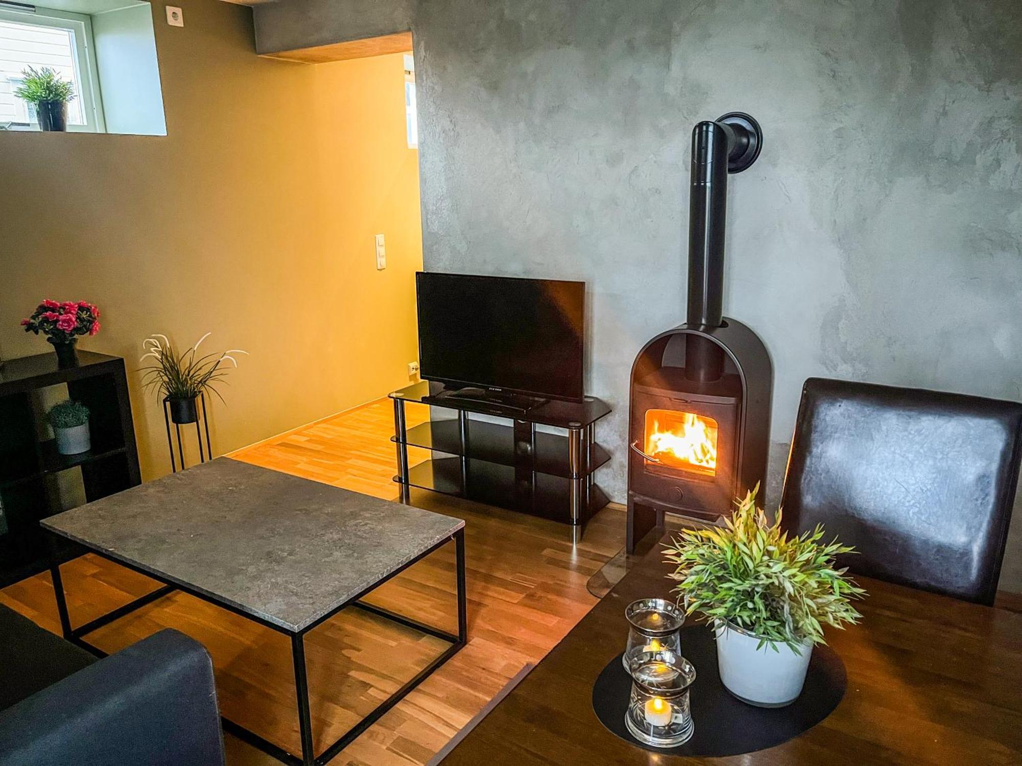 Two-Bedroom City Apartment With Fire Place, Free Parking And Fjordview Terrace - Calm And Central Ålesund Kültér fotó
