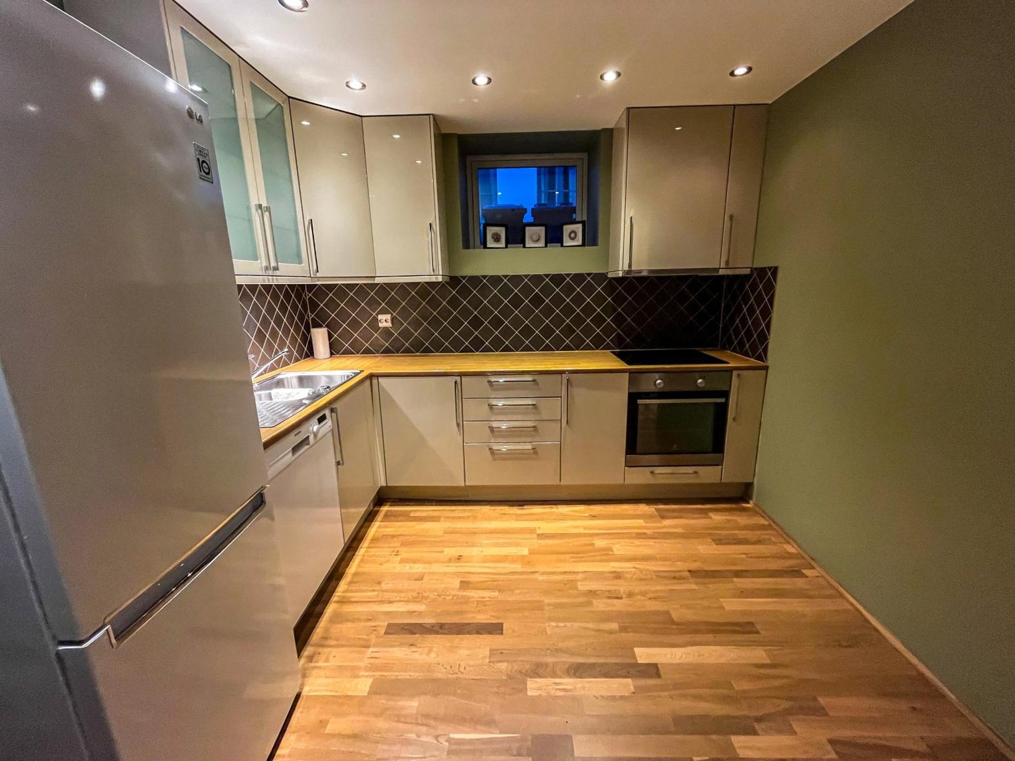 Two-Bedroom City Apartment With Fire Place, Free Parking And Fjordview Terrace - Calm And Central Ålesund Kültér fotó