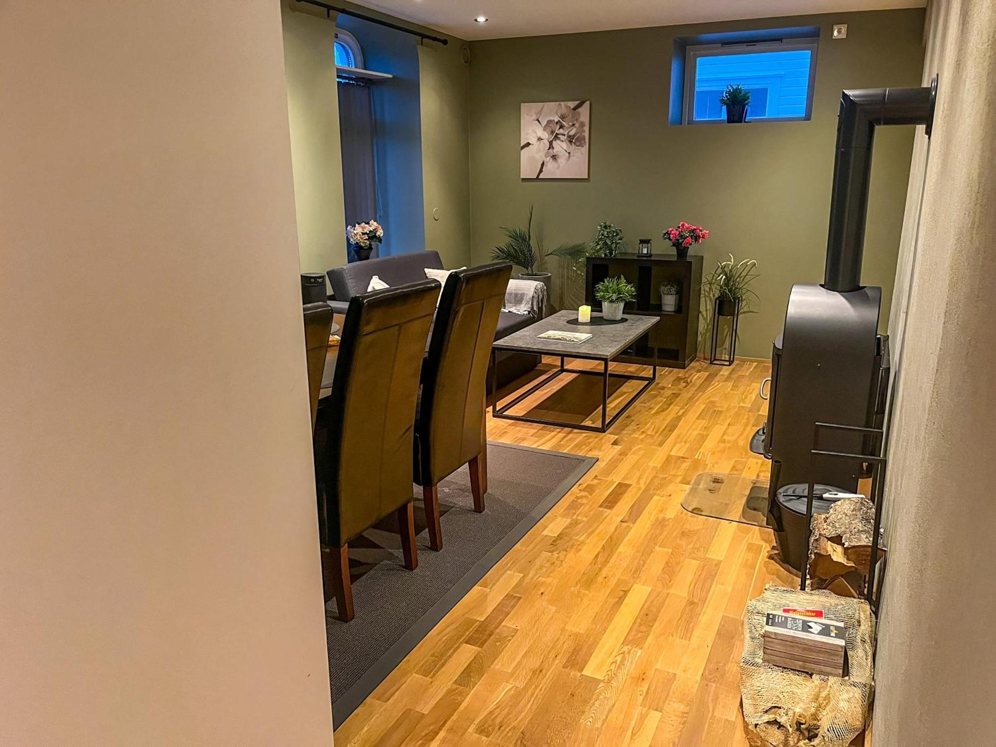 Two-Bedroom City Apartment With Fire Place, Free Parking And Fjordview Terrace - Calm And Central Ålesund Kültér fotó