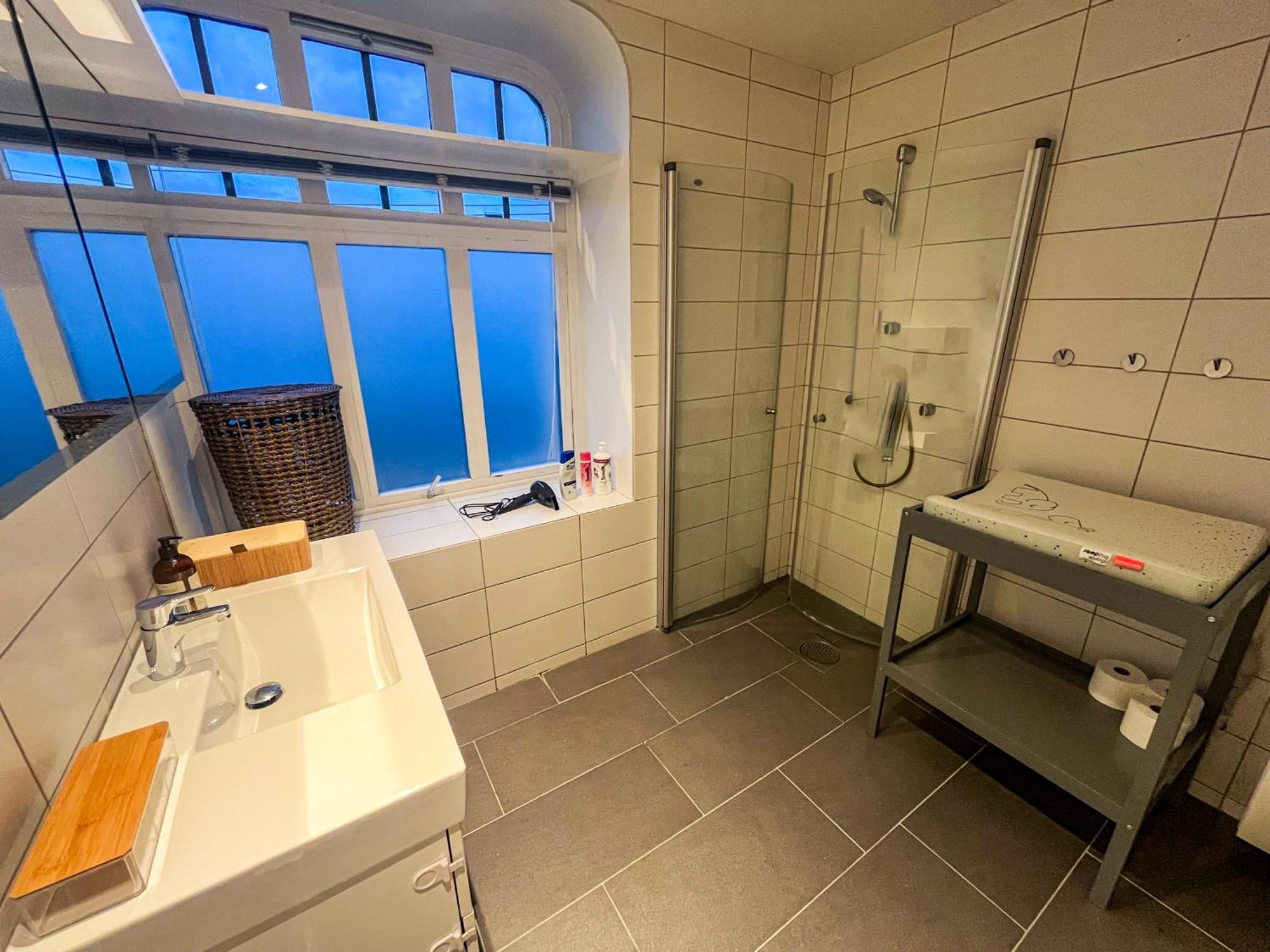 Two-Bedroom City Apartment With Fire Place, Free Parking And Fjordview Terrace - Calm And Central Ålesund Kültér fotó